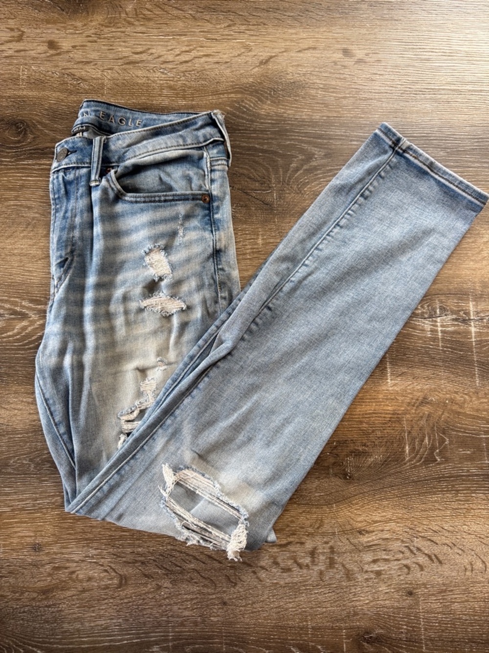 American Eagle Light Wash AirFlex 360 Distressed Women’s Jeans Size 30x32